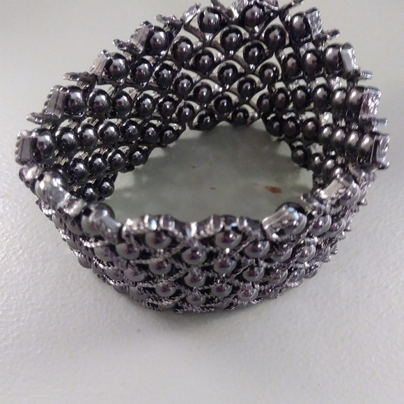 Bracelets - Picture 5 of 12